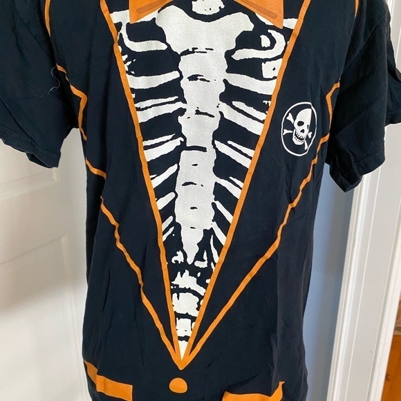 Animated Skeleton Butler T-Shirt - Picture 4 of 5
